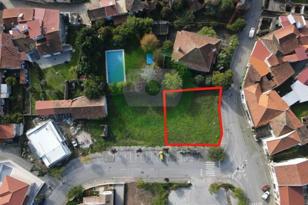 Terreno para Venda em Torre de D. Chama Foto 1