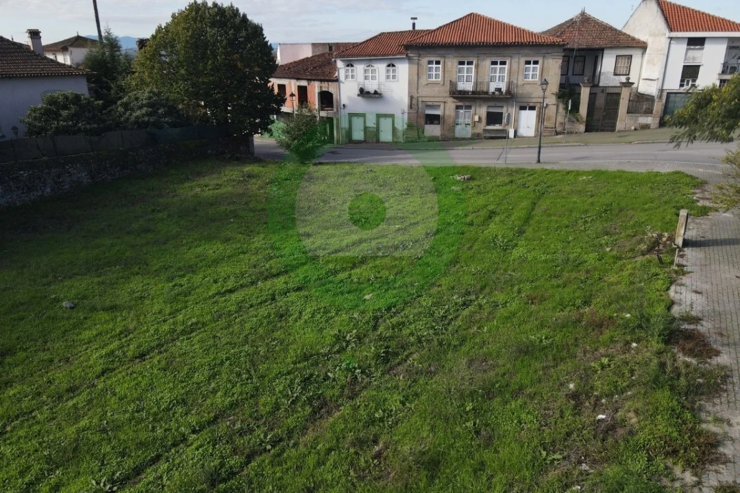 Terreno para Venda em Torre de D. Chama Foto 2