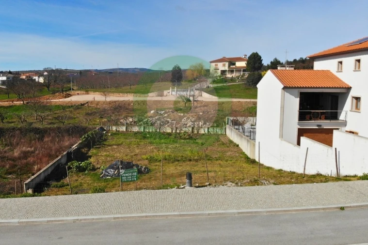 Terreno para Venda em Carrazedo de Montenegro e Curros Foto 4