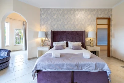 Moradia T7 para Venda em Loule (São Clemente)