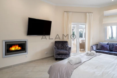 Moradia T7 para Venda em Loule (São Clemente)