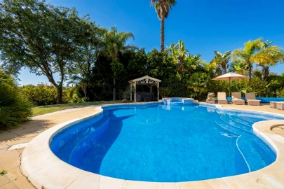 Moradia T7 para Venda em Loule (São Clemente)