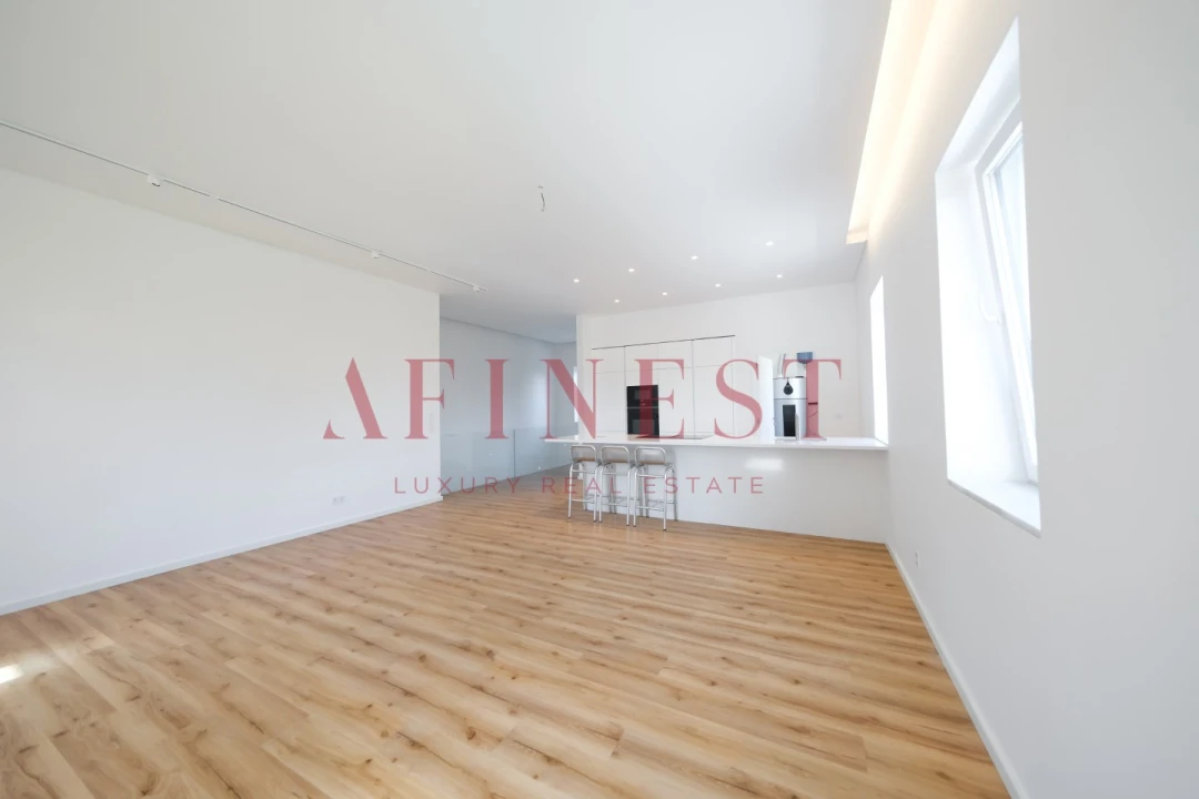 Apartamento T3 para Arrendamento em Carcavelos e Parede Foto 5