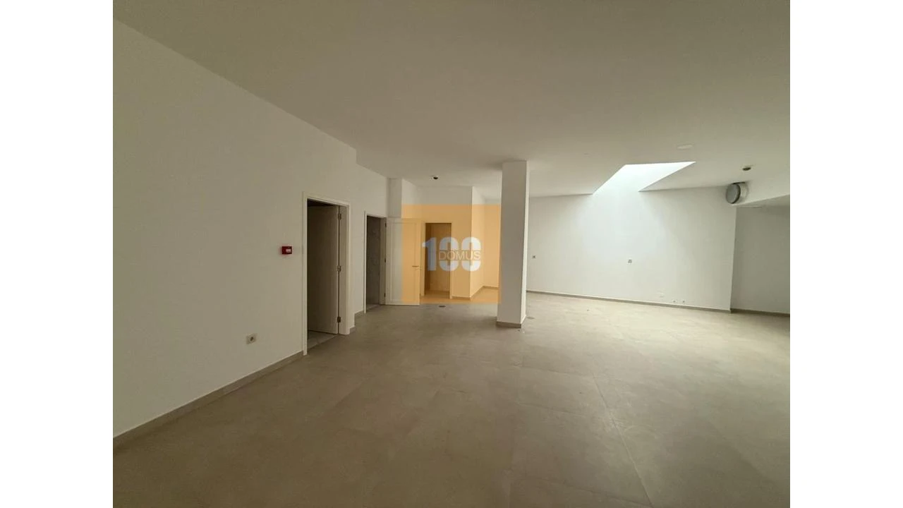 Negócio para Arrendamento em Cidade da Maia Foto 7