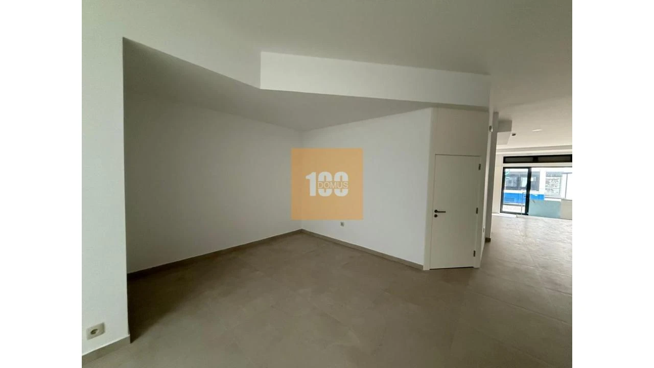 Negócio para Arrendamento em Cidade da Maia Foto 14