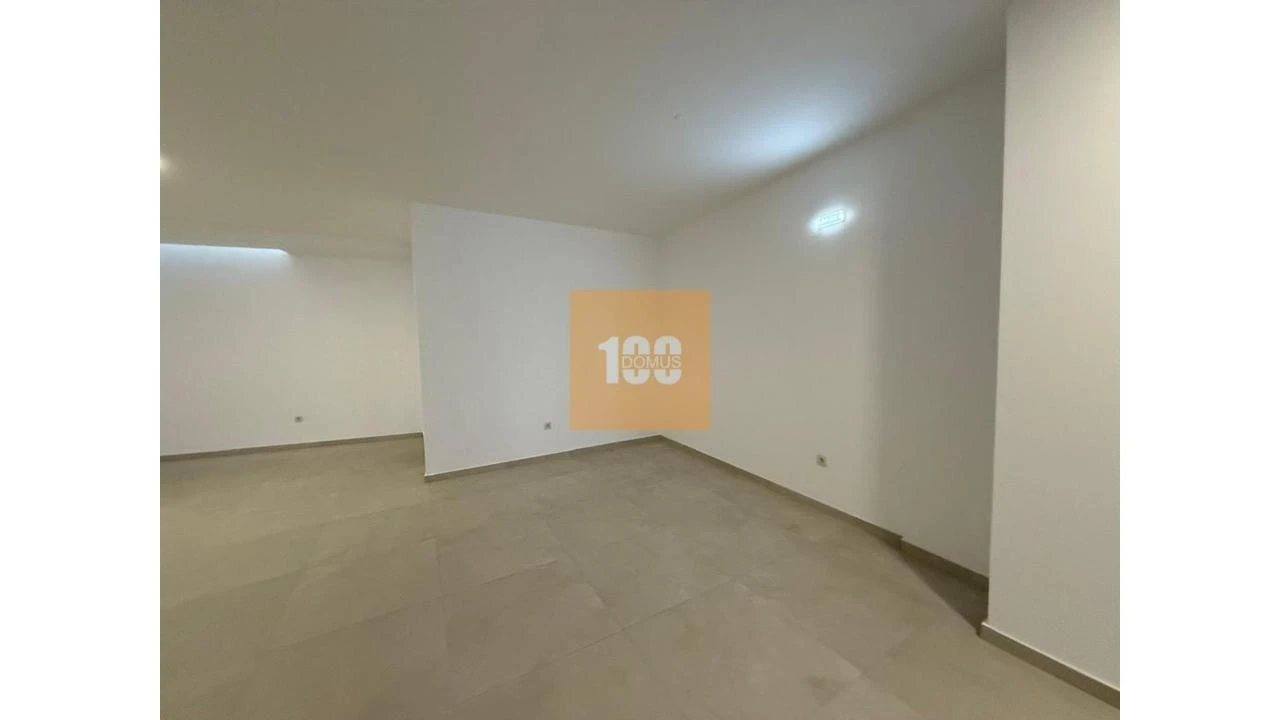 Negócio para Arrendamento em Cidade da Maia Foto 7