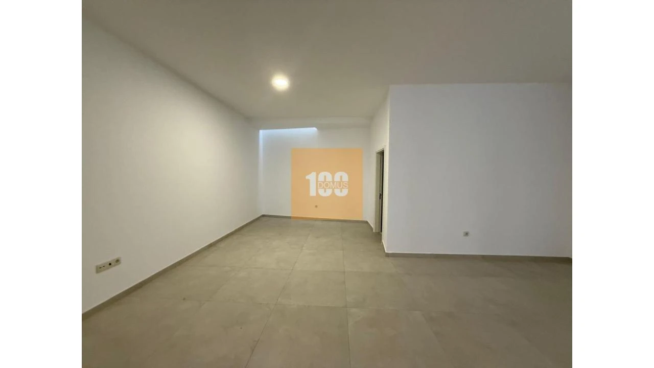 Negócio para Arrendamento em Cidade da Maia Foto 8