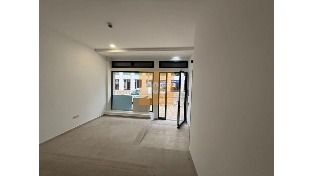 Negócio para Arrendamento em Cidade da Maia Foto 1