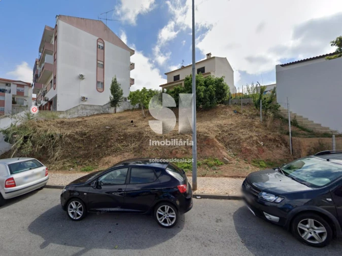 Terreno para Venda em Cadaval e Pêro Moniz Foto 1
