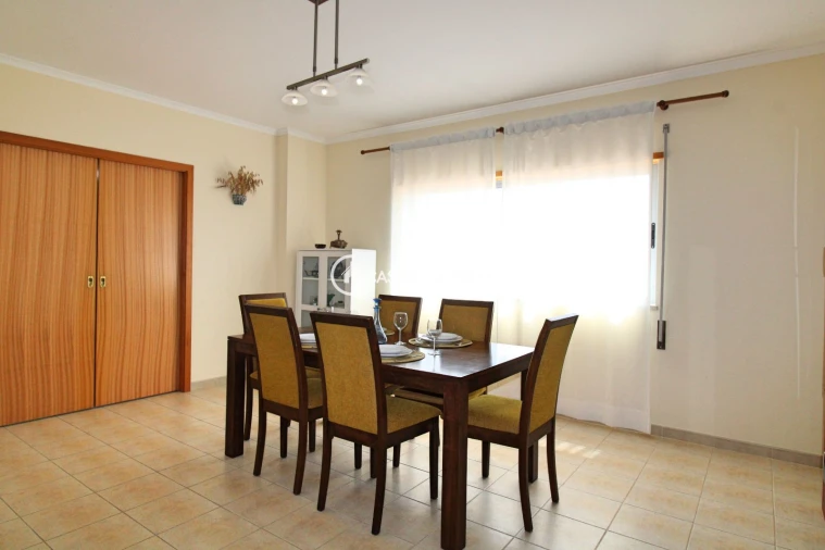 Apartamento T3 para Arrendamento férias em Estômbar e Parchal Foto 3