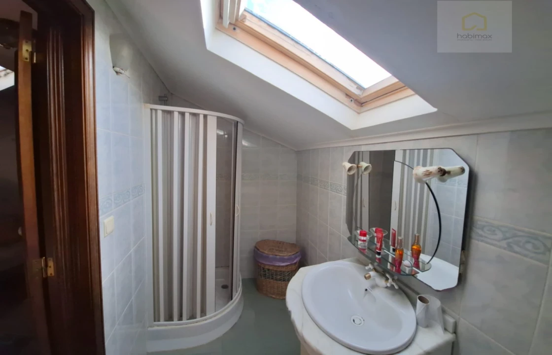 Moradia T8 para Venda em Agua de Pau Foto 12