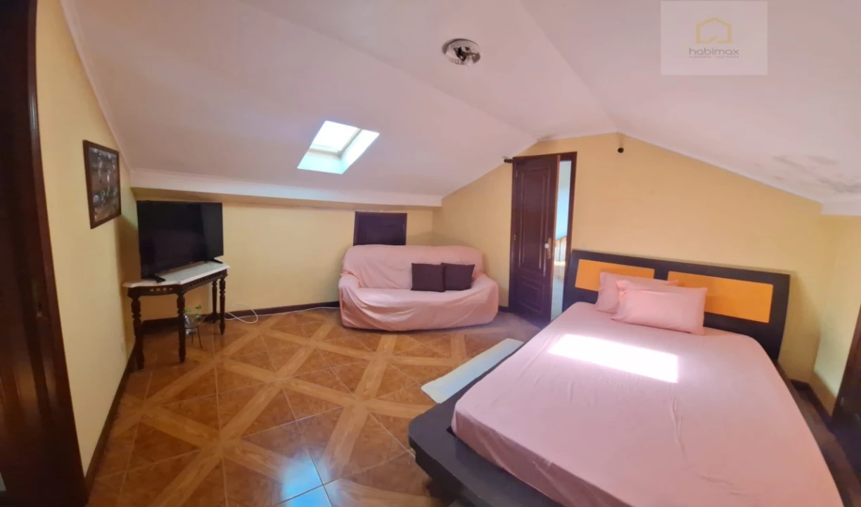 Moradia T8 para Venda em Agua de Pau Foto 13