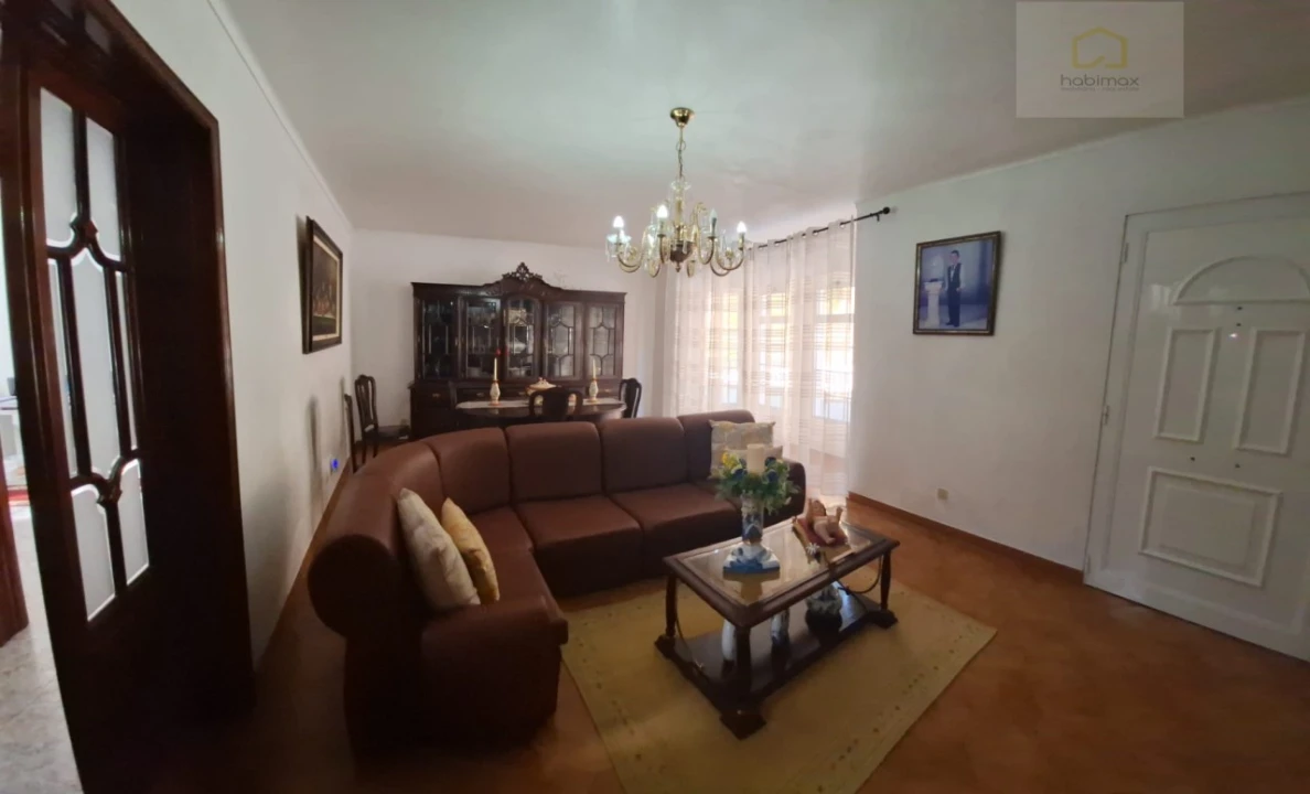 Moradia T8 para Venda em Agua de Pau Foto 17