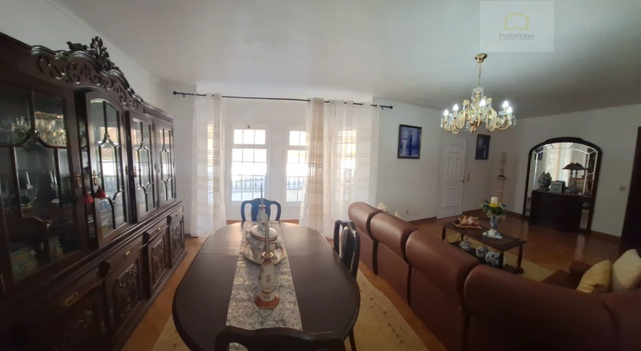 Moradia T8 para Venda em Agua de Pau Foto 18