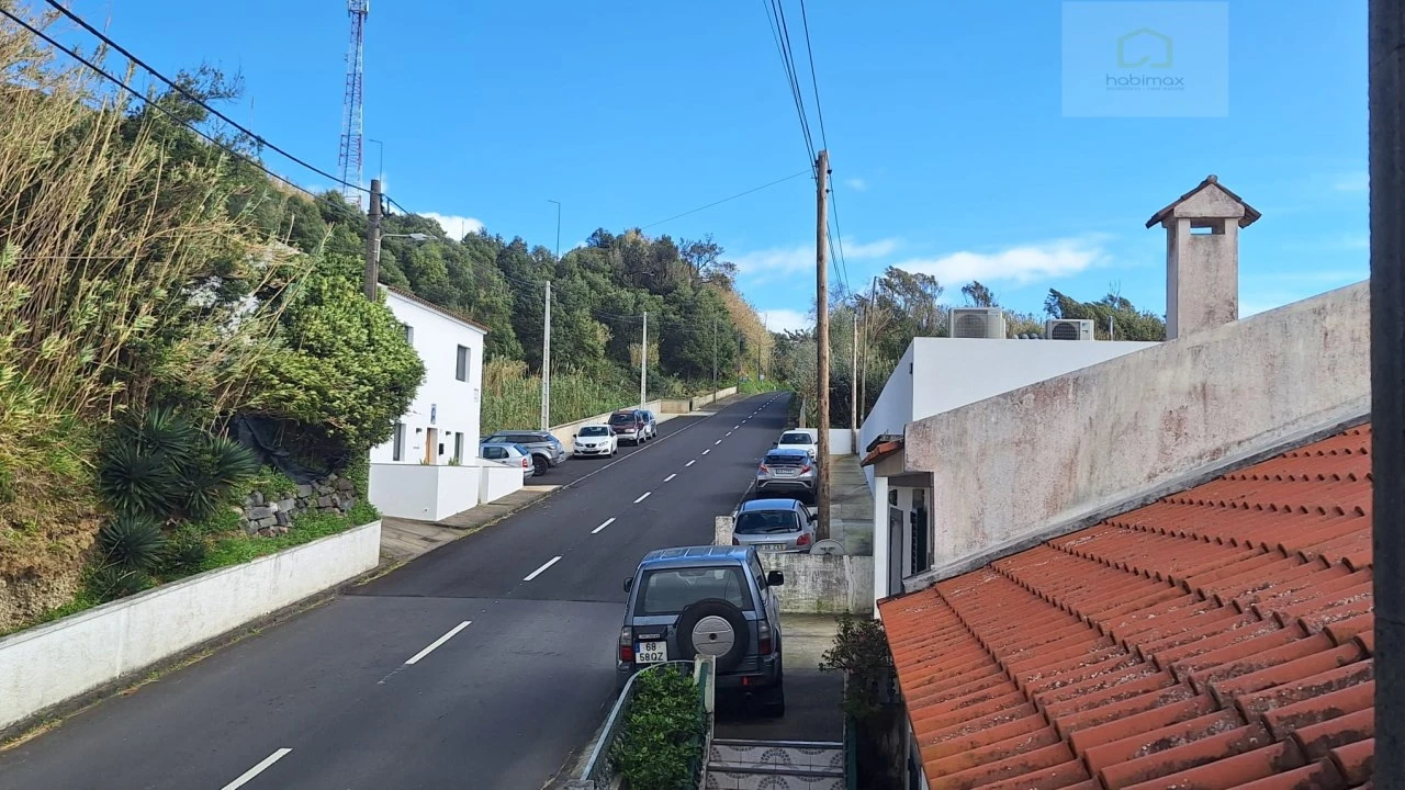 Moradia T8 para Venda em Agua de Pau Foto 28