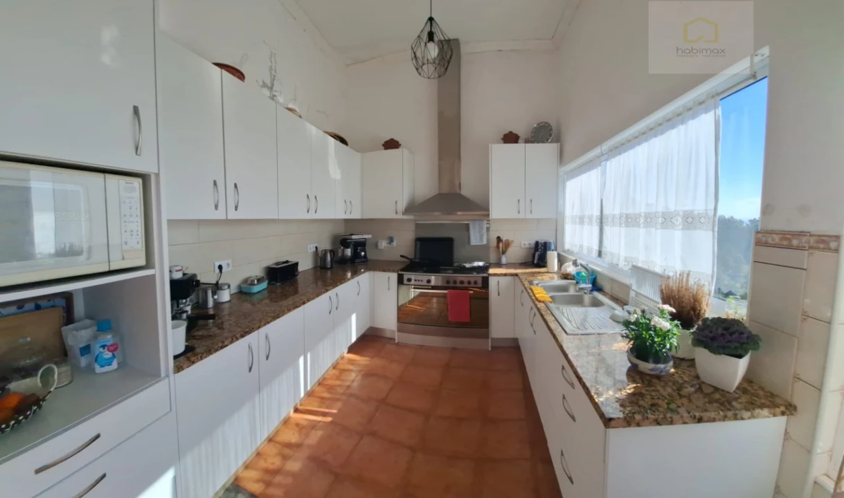 Moradia T8 para Venda em Agua de Pau Foto 33