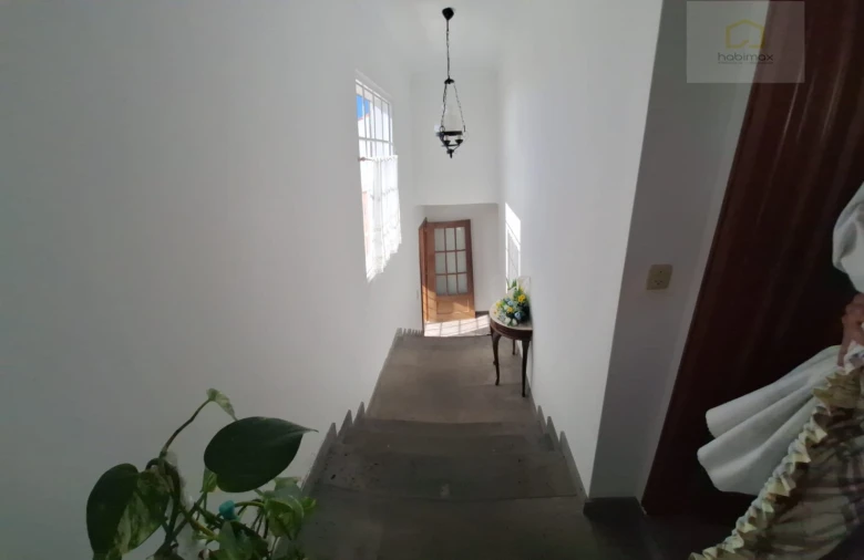 Moradia T8 para Venda em Agua de Pau Foto 7