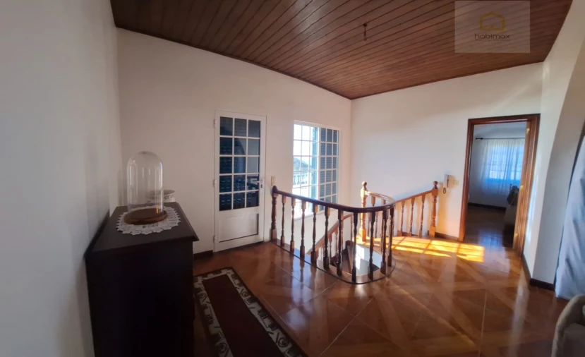 Moradia T8 para Venda em Agua de Pau Foto 14