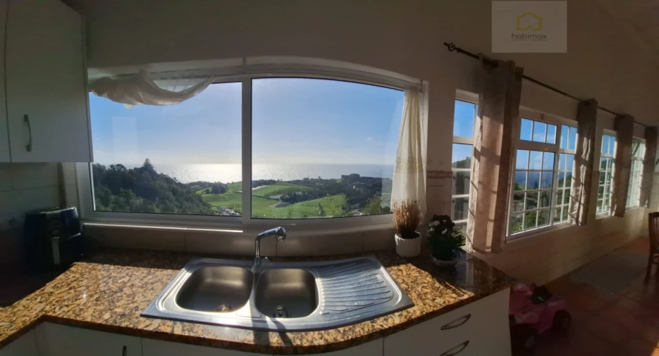 Moradia T8 para Venda em Agua de Pau Foto 29