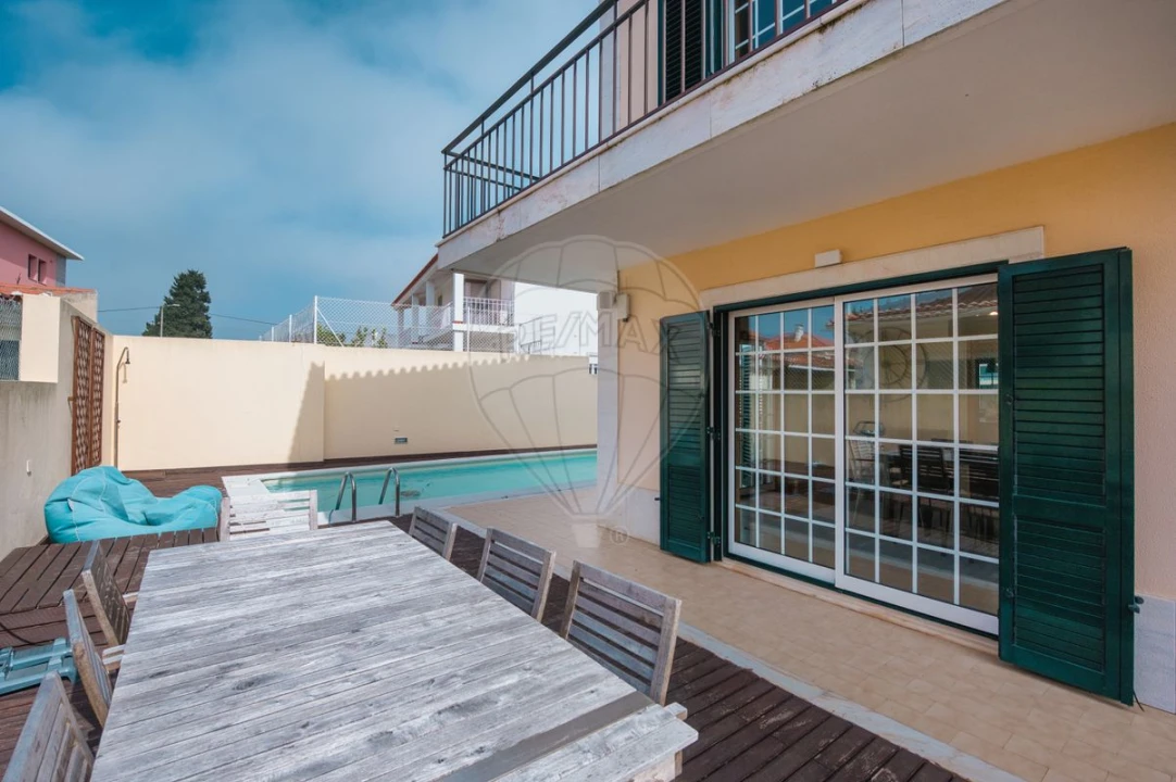 Moradia T5 para Venda em Carcavelos e Parede Foto 40