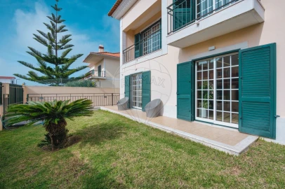 Moradia T5 para Venda em Carcavelos e Parede