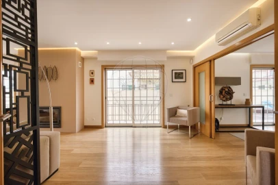 Moradia T5 para Venda em Carcavelos e Parede
