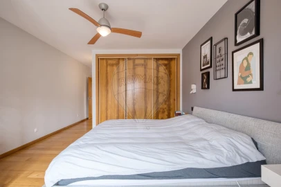Moradia T5 para Venda em Carcavelos e Parede