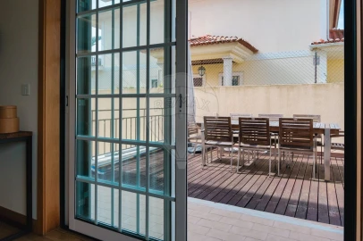 Moradia T5 para Venda em Carcavelos e Parede