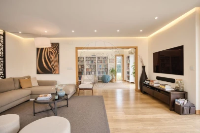 Moradia T5 para Venda em Carcavelos e Parede