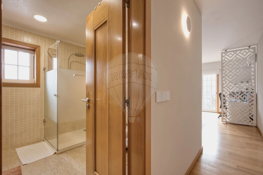 Moradia T5 para Venda em Carcavelos e Parede Foto 28