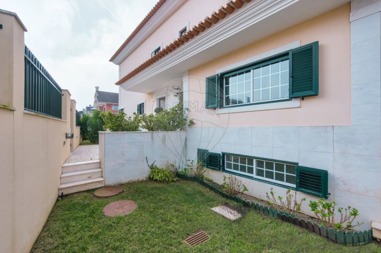 Moradia T5 para Venda em Carcavelos e Parede Foto 35