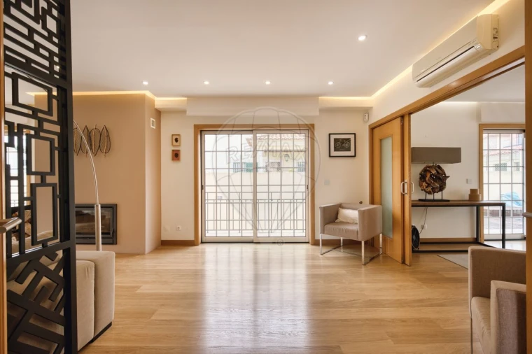Moradia T5 para Venda em Carcavelos e Parede Foto 3