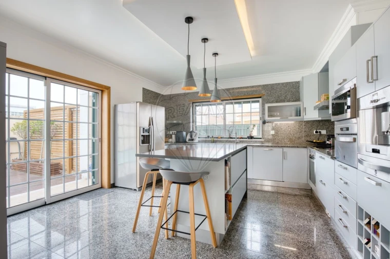 Moradia T5 para Venda em Carcavelos e Parede Foto 16