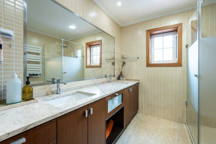 Moradia T5 para Venda em Carcavelos e Parede Foto 22