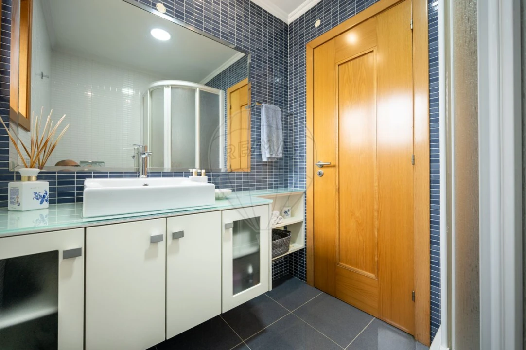 Moradia T5 para Venda em Carcavelos e Parede Foto 19
