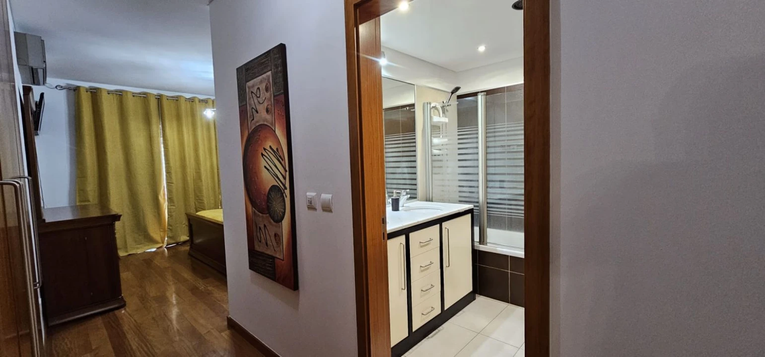 Apartamento T3 para Venda em São Martinho Foto 3