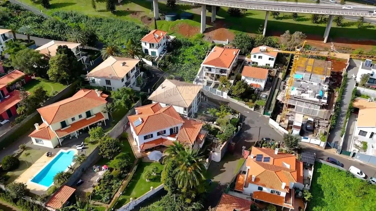 Moradia T4 para Venda em São Martinho Foto 18