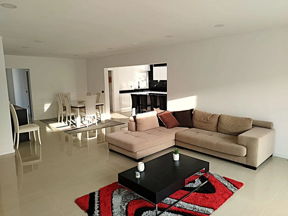 Moradia T5 para Venda em Aradas Foto 1