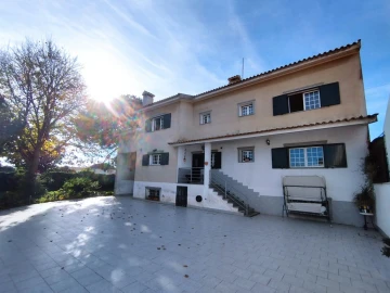 Moradia T5 para Venda em Aradas