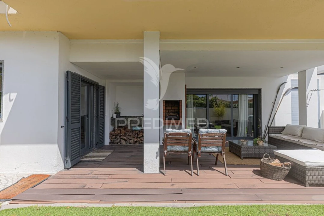 Moradia T4 para Venda em Santo Antonio da Charneca Foto 6