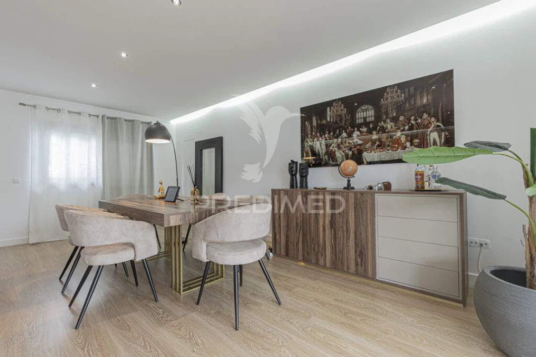 Moradia T4 para Venda em Santo Antonio da Charneca Foto 8