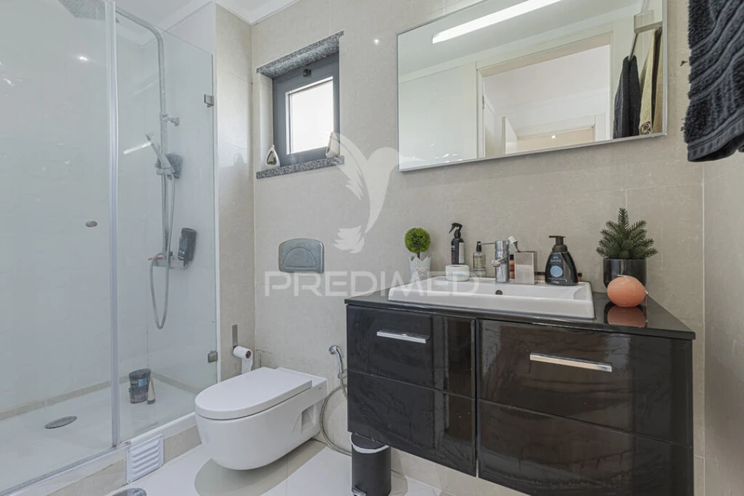 Moradia T4 para Venda em Santo Antonio da Charneca Foto 15