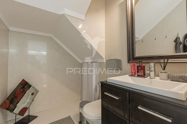 Moradia T4 para Venda em Santo Antonio da Charneca Foto 10