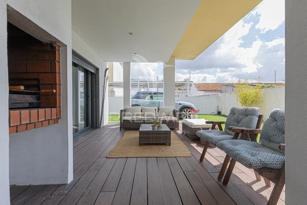 Moradia T4 para Venda em Santo Antonio da Charneca Foto 5