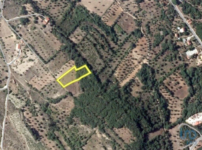 Terreno para Venda em Chãos Foto 1