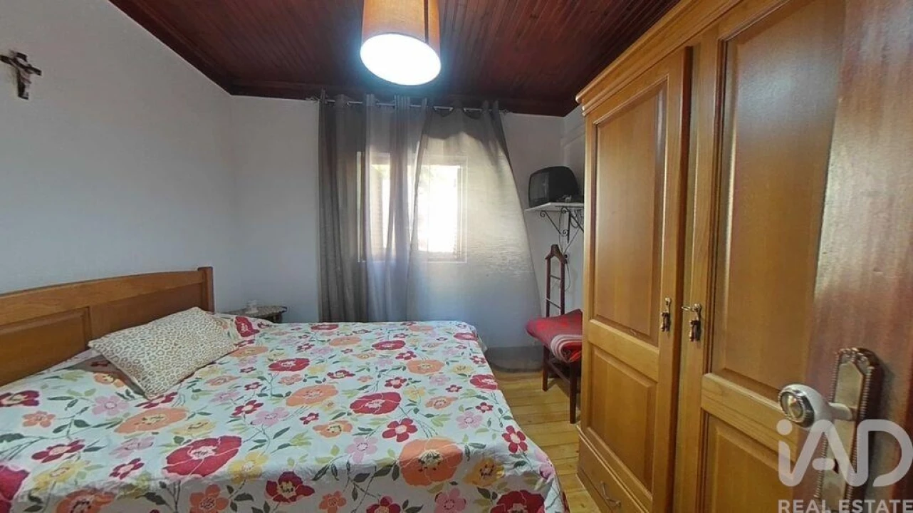 Moradia T4 para Venda em Alvares Foto 8