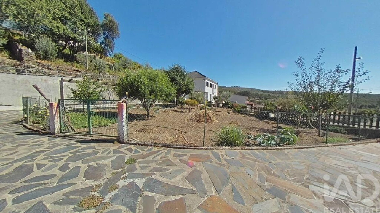 Moradia T4 para Venda em Alvares Foto 21