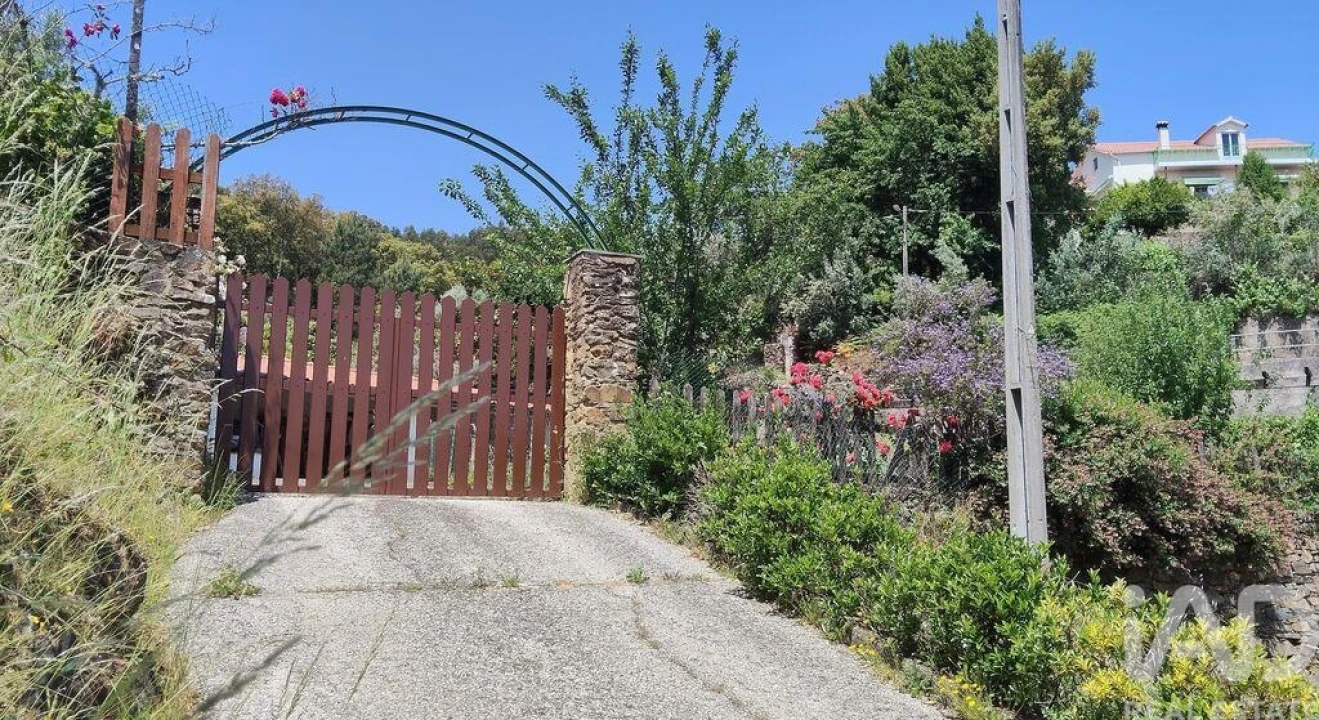 Moradia T4 para Venda em Alvares Foto 27