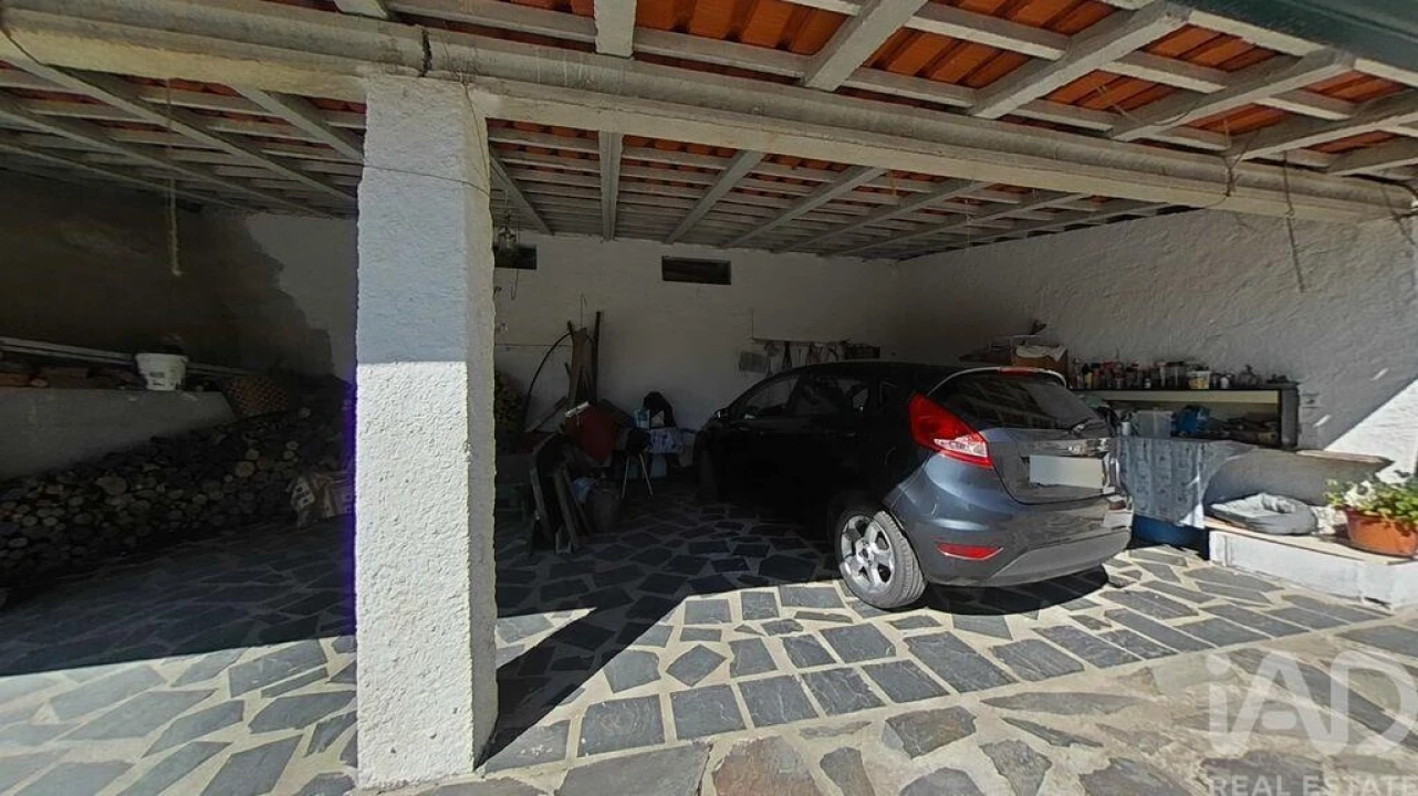 Moradia T4 para Venda em Alvares Foto 23