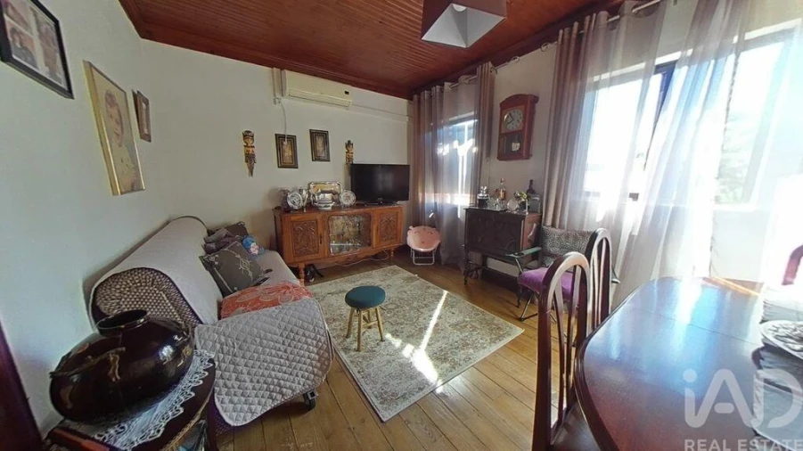 Moradia T4 para Venda em Alvares Foto 11